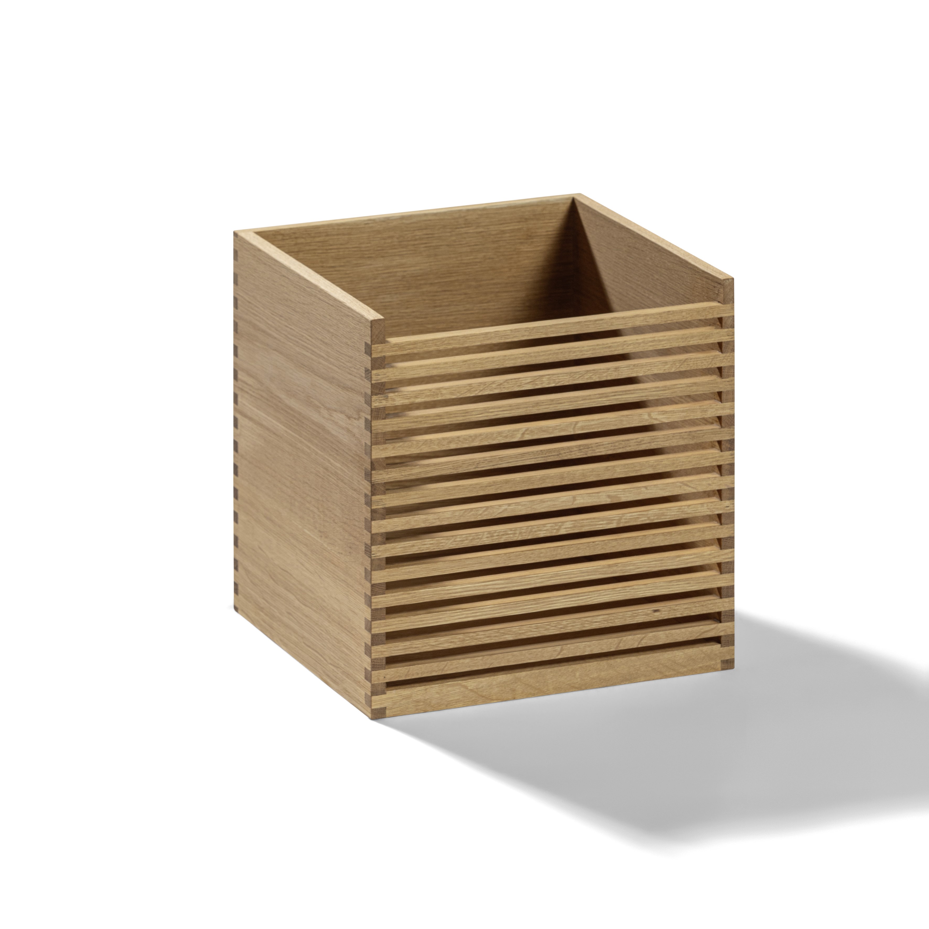 09_03_BOX._Design_Front.jpg